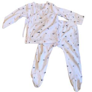 White Baby Pajama Set with Wild Animal Print Size 9-12M